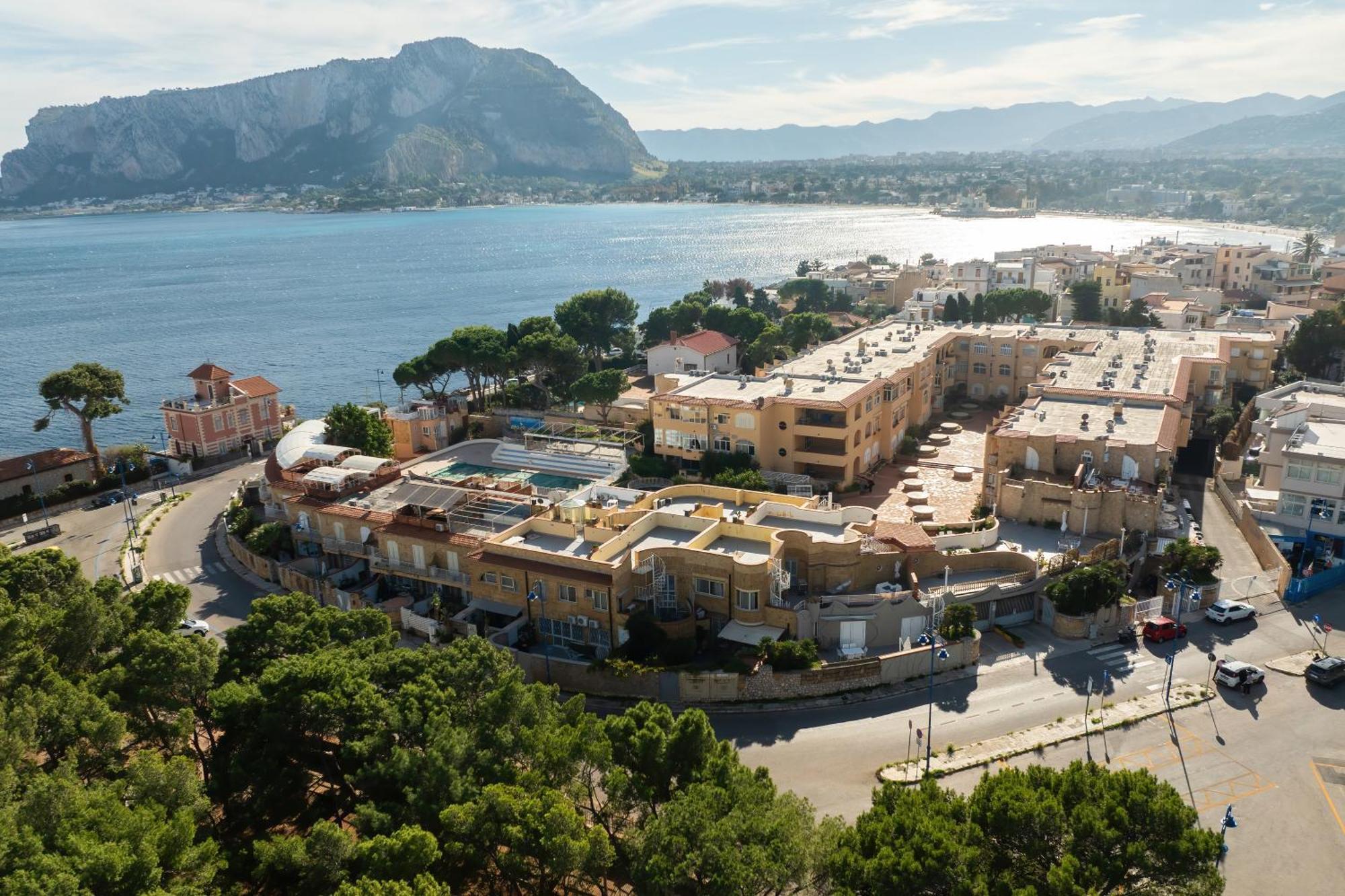 Medea Mondello Holiday Экстерьер фото